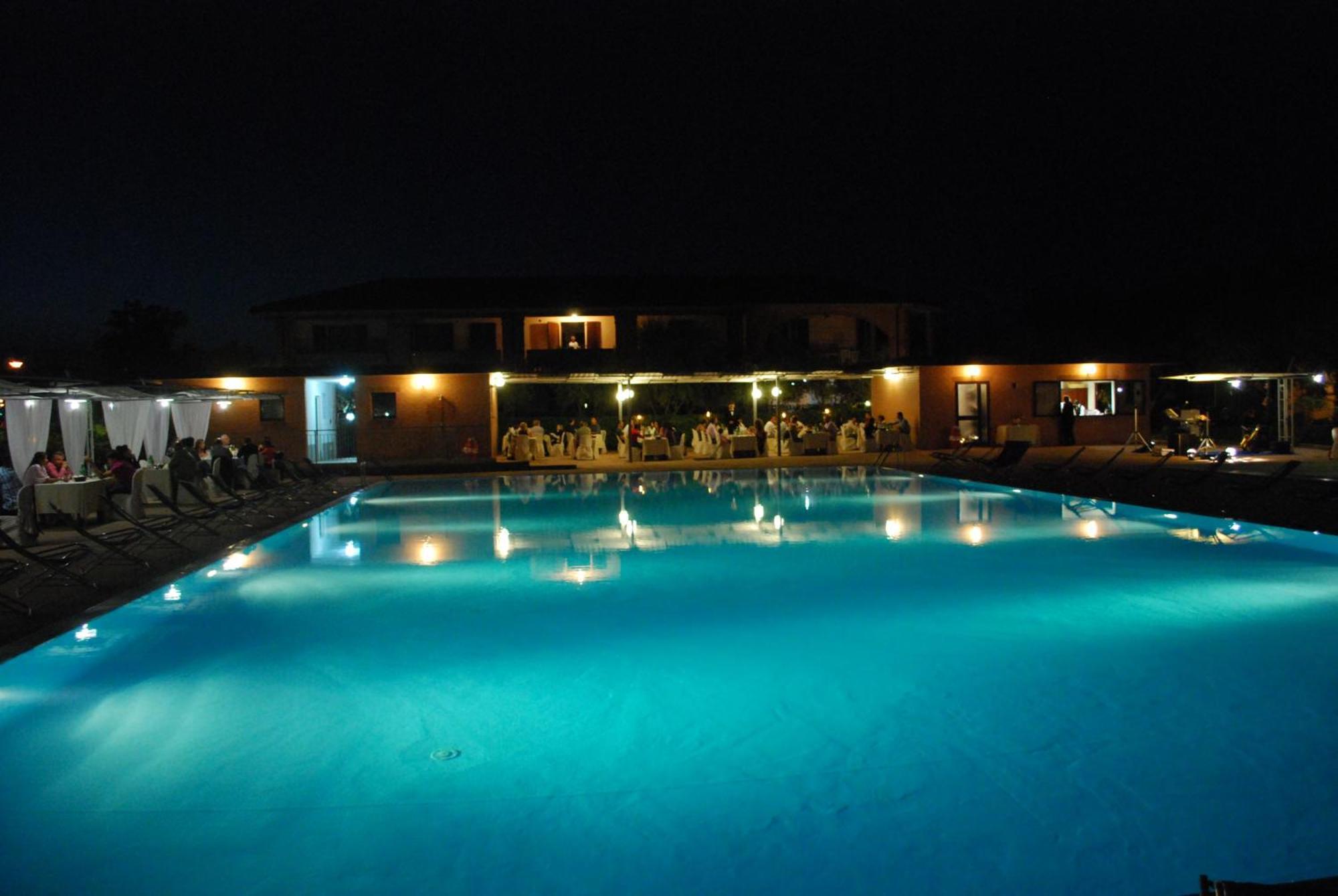Hotel Borgo Degli Olivi Riotorto Exteriör bild