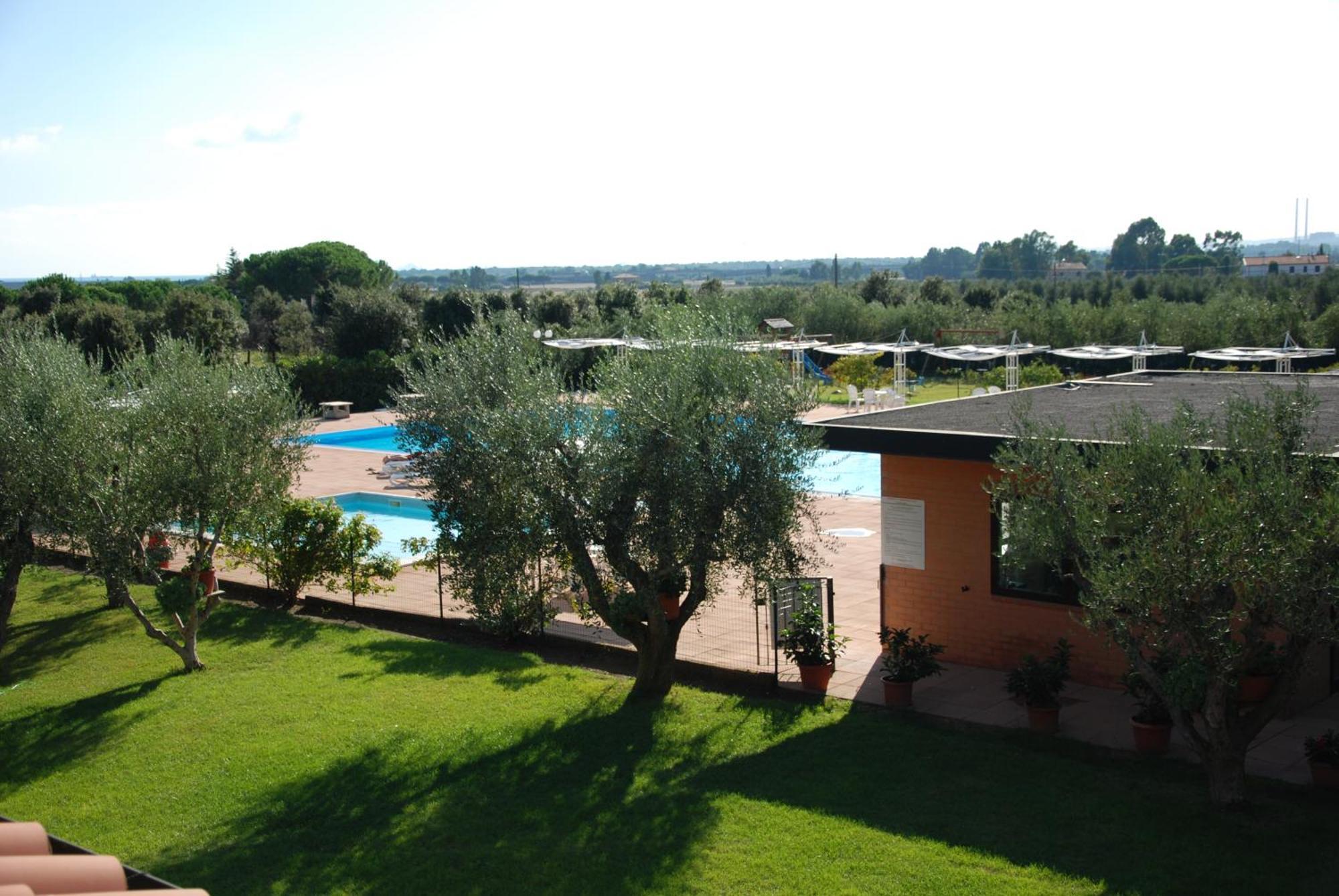 Hotel Borgo Degli Olivi Riotorto Exteriör bild