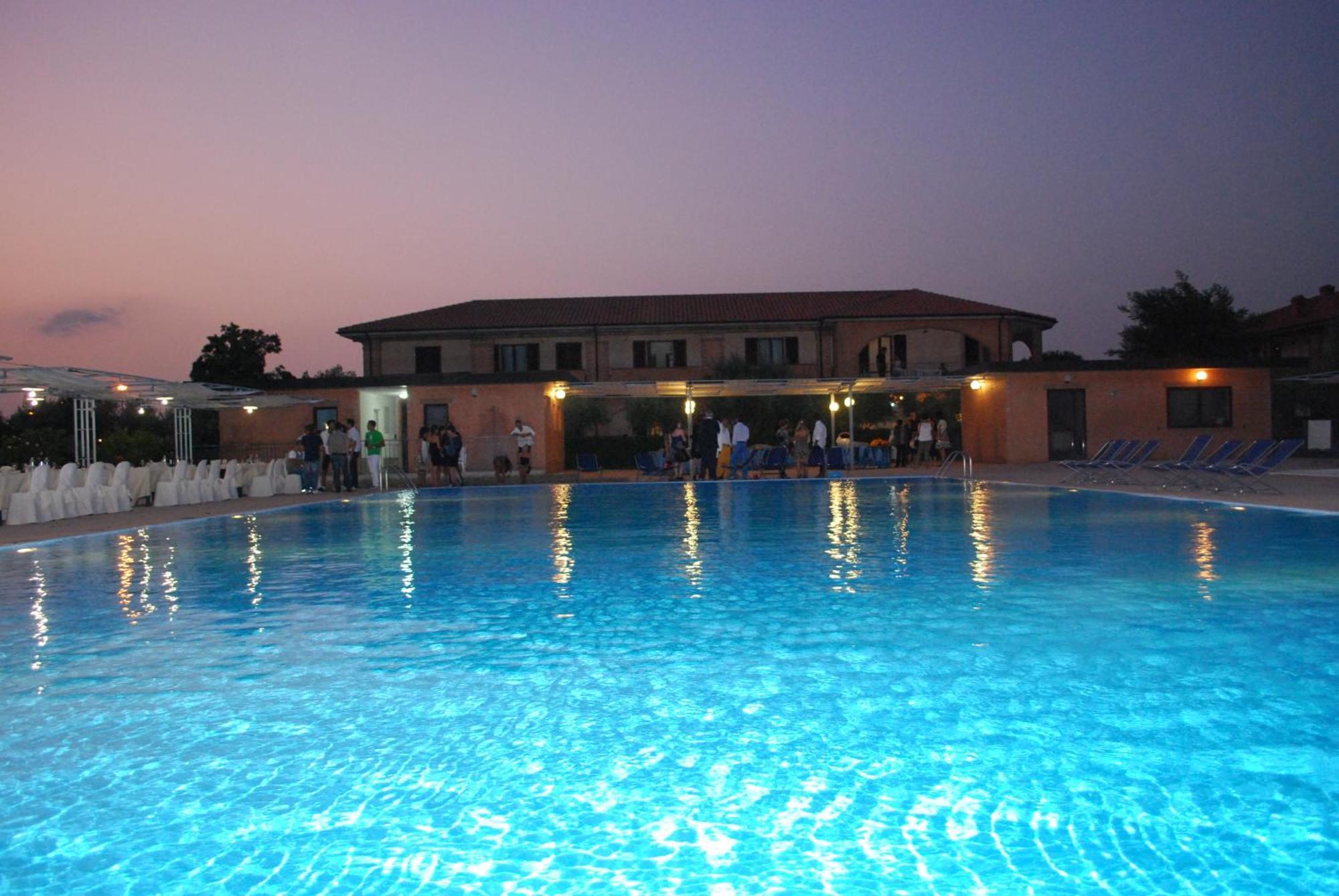 Hotel Borgo Degli Olivi Riotorto Exteriör bild