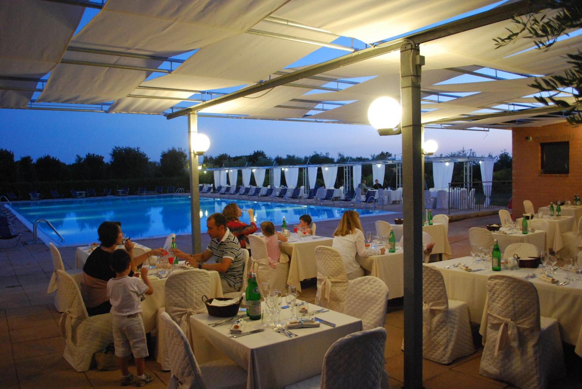 Hotel Borgo Degli Olivi Riotorto Exteriör bild