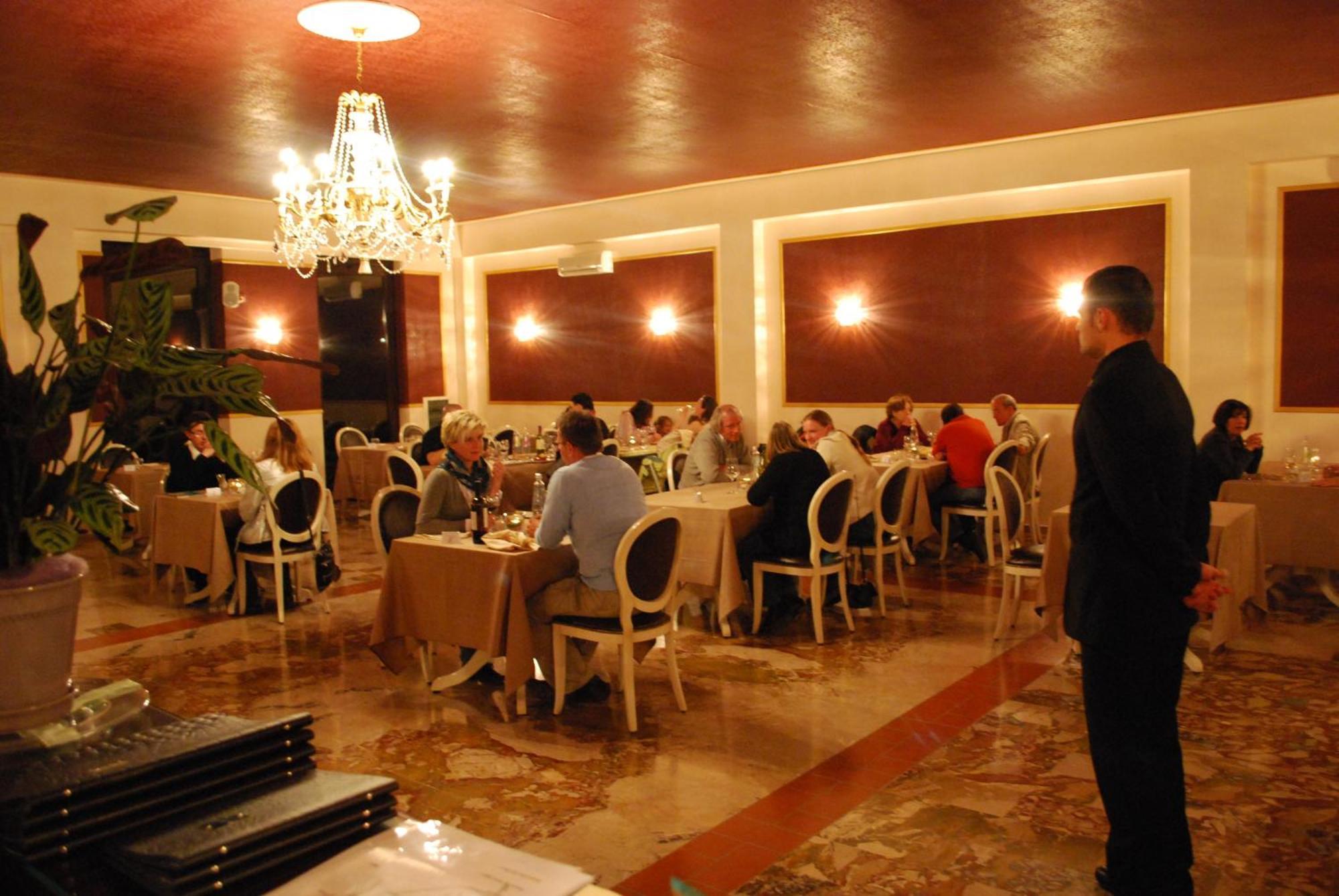 Hotel Borgo Degli Olivi Riotorto Exteriör bild