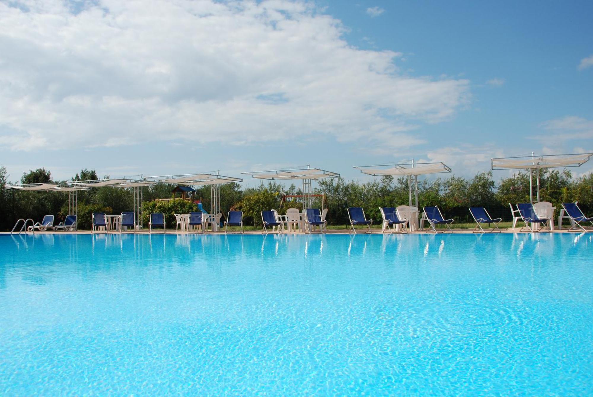Hotel Borgo Degli Olivi Riotorto Exteriör bild
