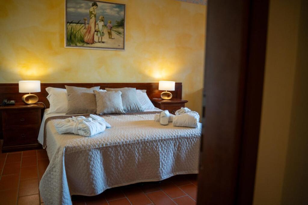 Hotel Borgo Degli Olivi Riotorto Exteriör bild