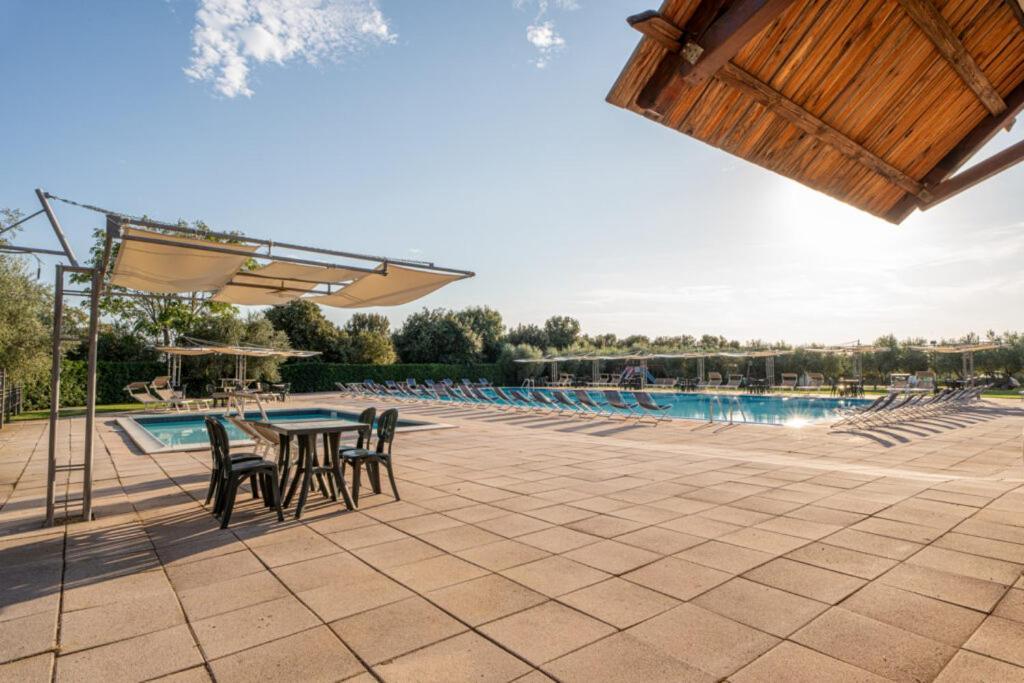 Hotel Borgo Degli Olivi Riotorto Exteriör bild