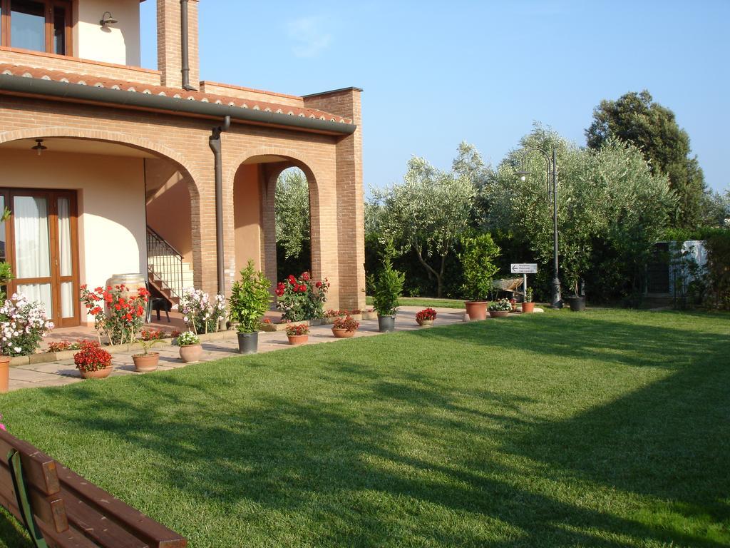 Hotel Borgo Degli Olivi Riotorto Exteriör bild