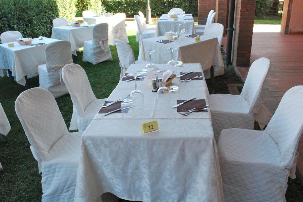 Hotel Borgo Degli Olivi Riotorto Exteriör bild
