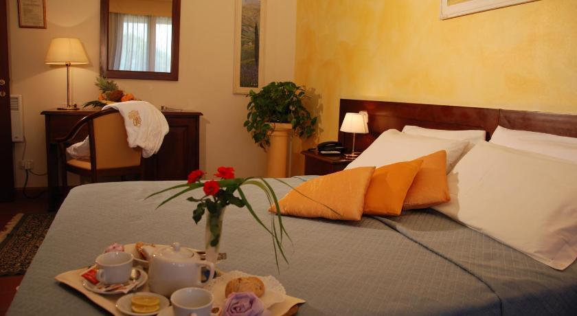 Hotel Borgo Degli Olivi Riotorto Exteriör bild
