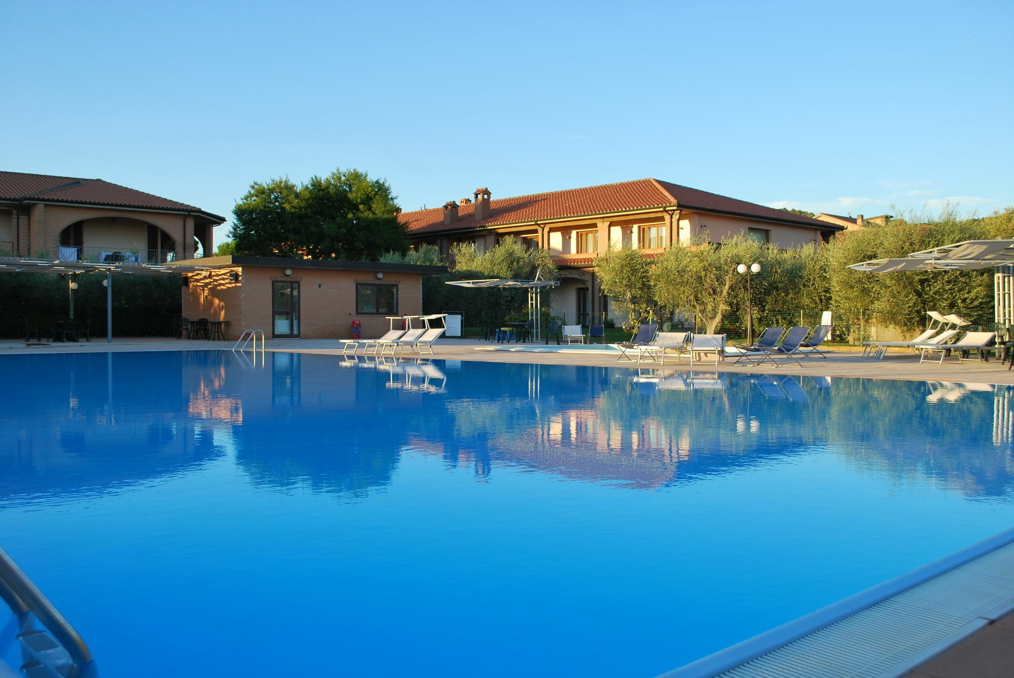 Hotel Borgo Degli Olivi Riotorto Exteriör bild