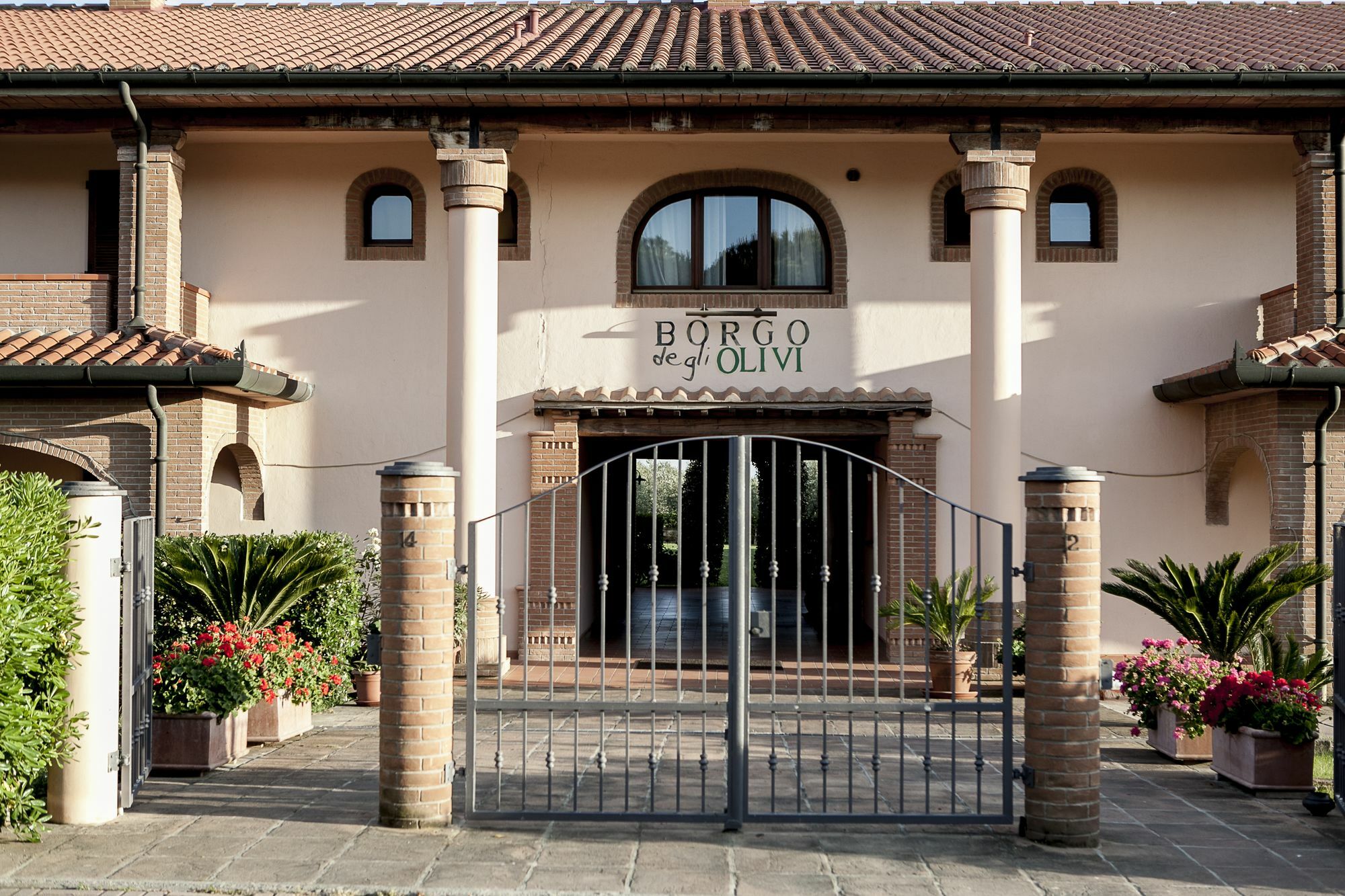Hotel Borgo Degli Olivi Riotorto Exteriör bild